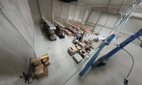 Vista de mercancía en el almacén incluida en el archivo institucional de MK.